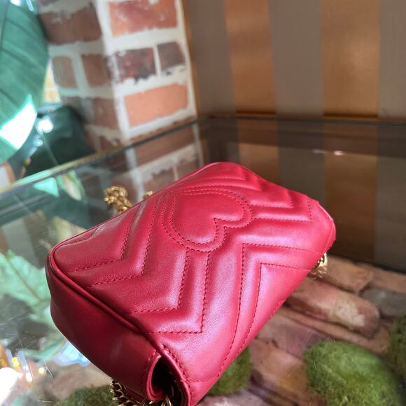 GUCCI GG Marmont Super Mini Red Chevron Leather Crossbody Bag - Picture 11 of 15